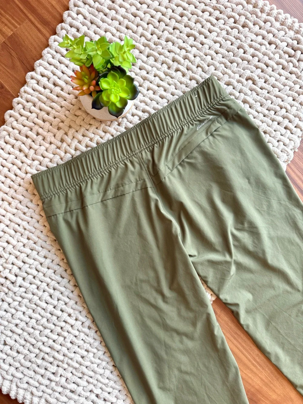 Eddie Bauer | Women’s Departure Ankle Pants | Olive Green | Medium